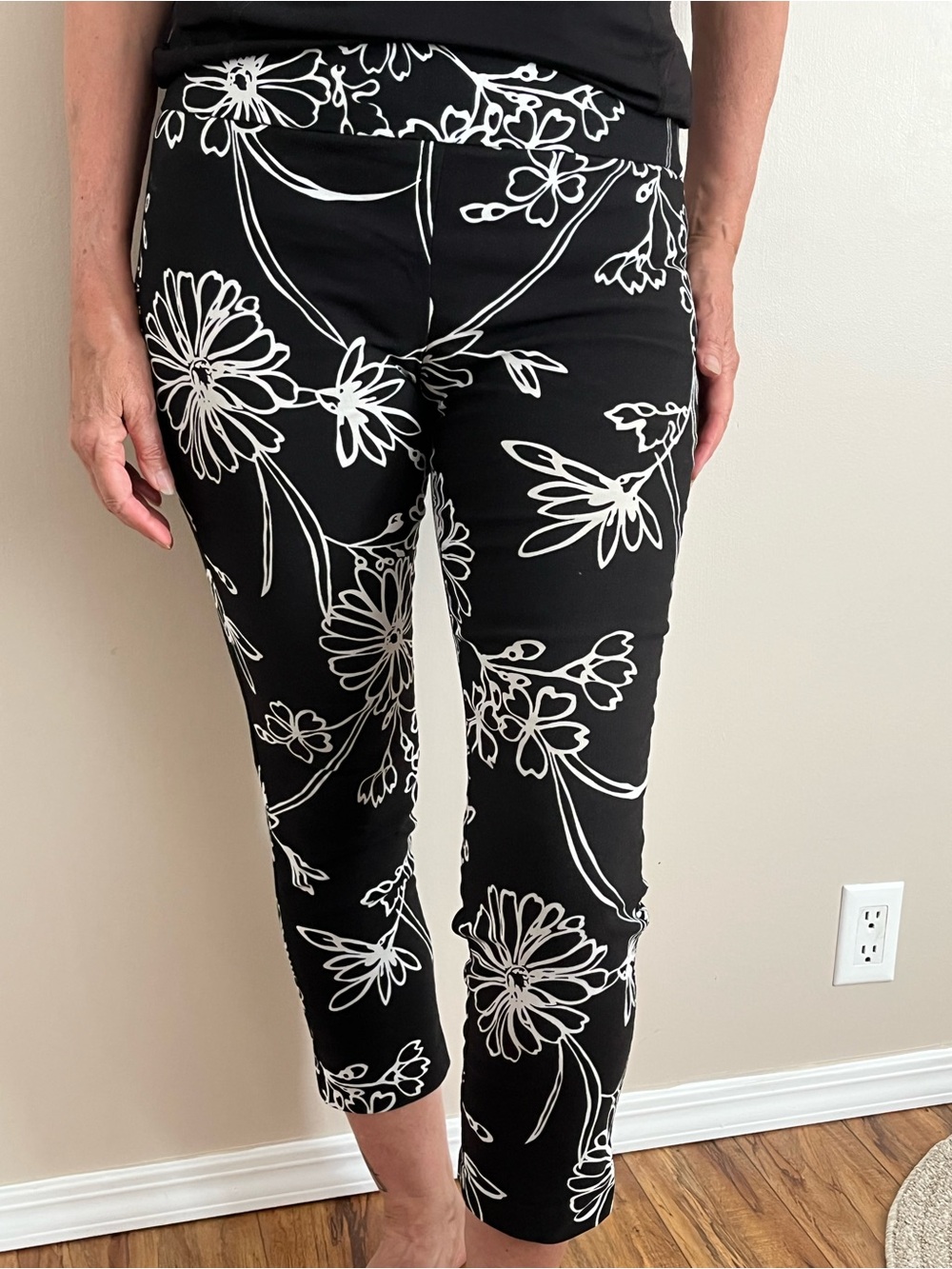 Elliott Lauren Black Crop Pants with White Floral Print